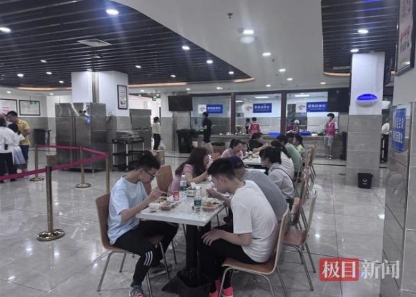 易速宝 重庆荣昌“赢麻了”背后站着三个人 卤鹅哥与官方共舞